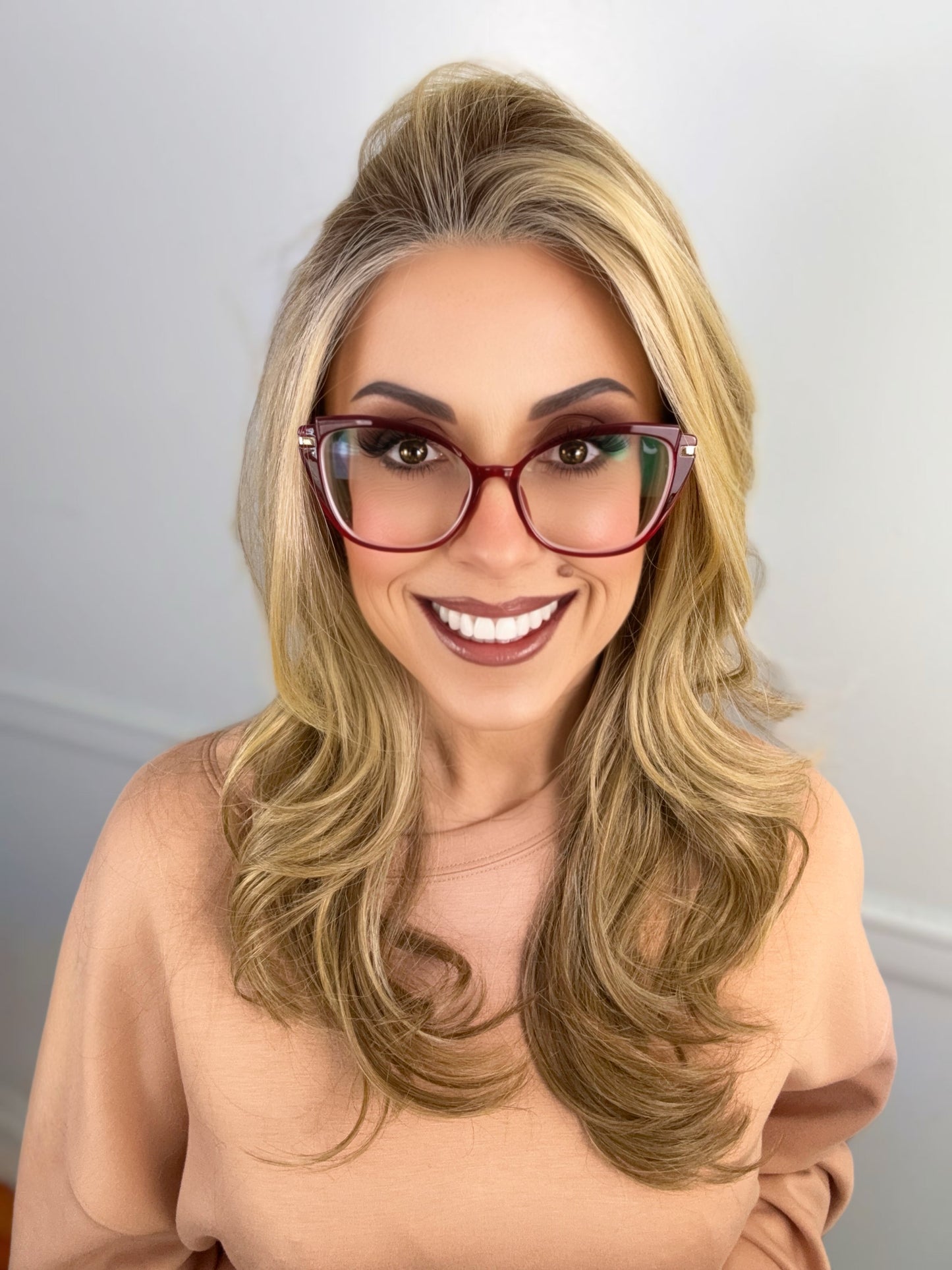 Colette | 18” Defined Curl Partial Monofilament Wig in Noir Champagne Blend