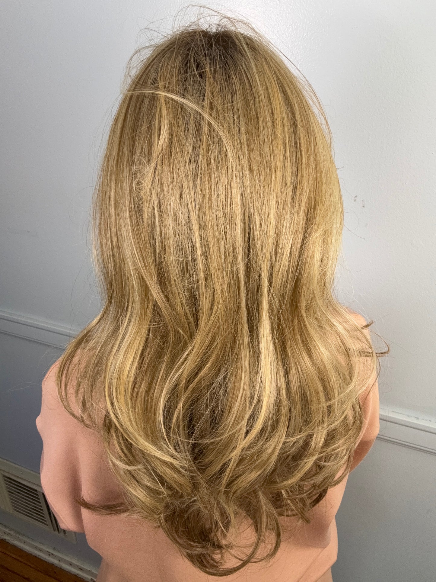 Colette | 18” Defined Curl Partial Monofilament Wig in Noir Champagne Blend